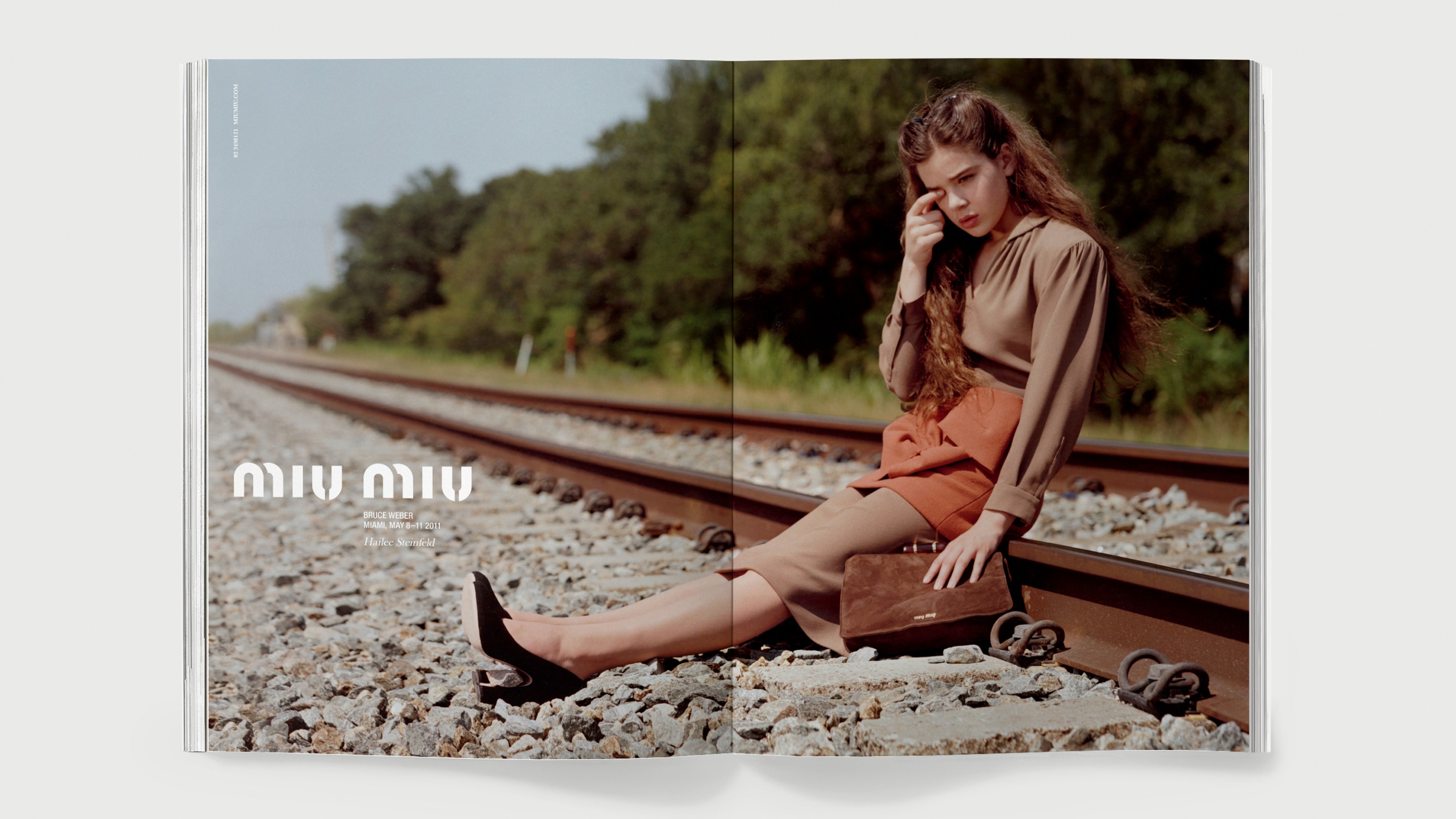 MIU12101_MIUMIU_FW_2012_ADV_DP